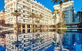 Luna Rooms & Apartments