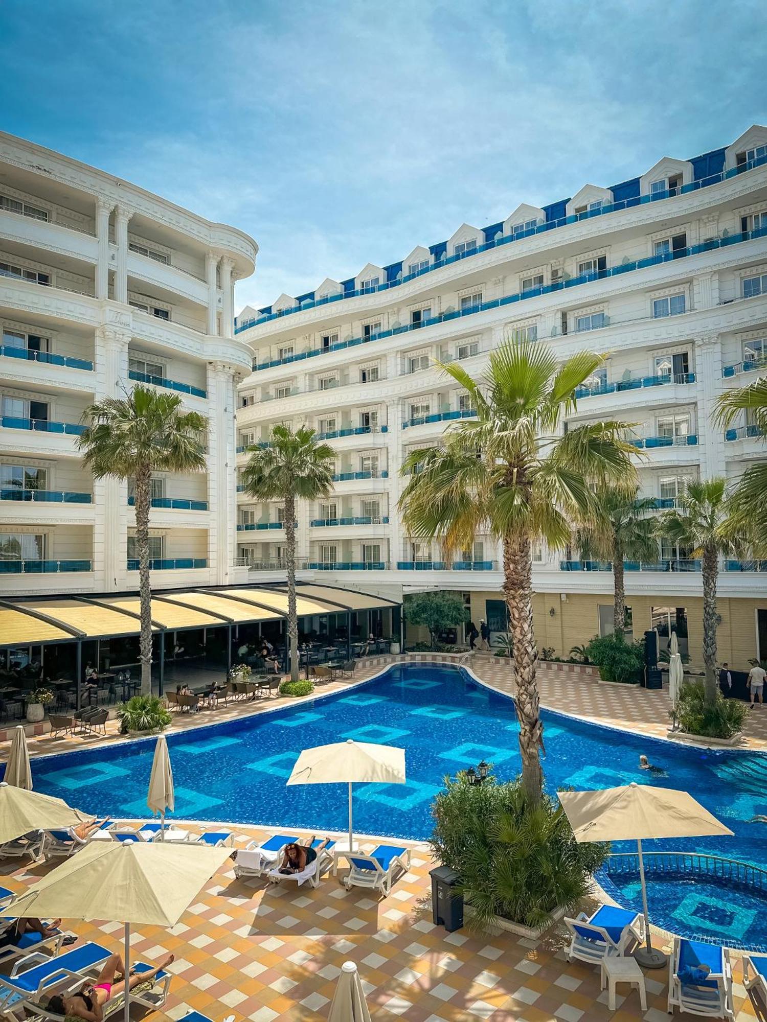 Luna Rooms & Apartments Golem  Exterior foto