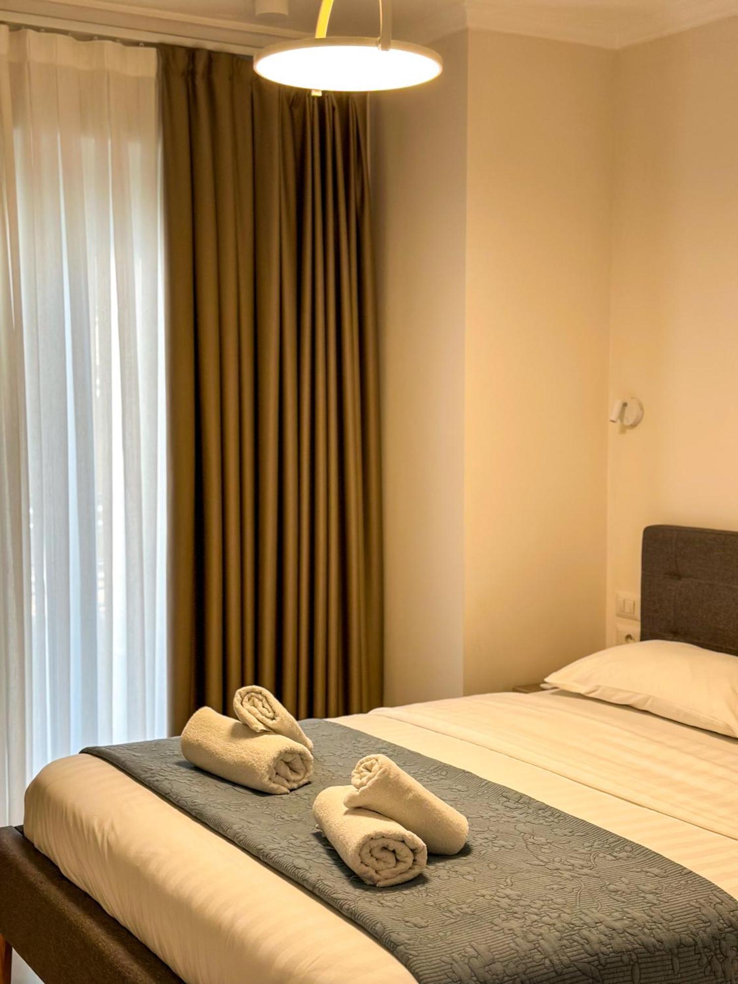 Luna Rooms & Apartments Golem  Exterior foto